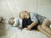 alex_och_alvin_sover.jpg (10702 byte)